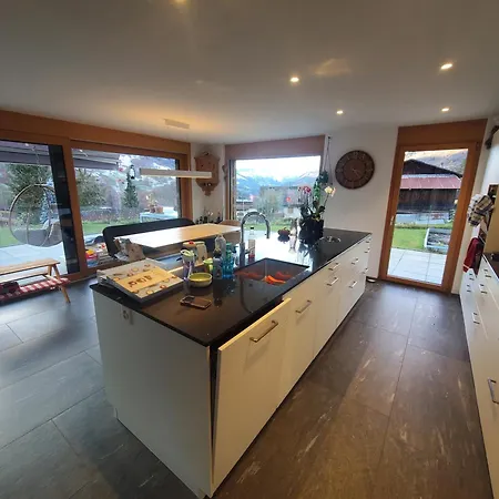 Edles Einfamilienhaus Mit Wirlpool *